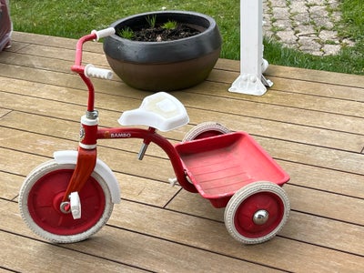 Unisex børnecykel, trehjulet, rød sælge. 