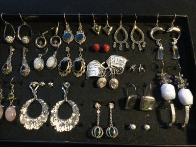 Øreringe, sølv, Fine øreringe i sterling sølv med ægte sten.
Med blonde agat, onyx, perler, månesten