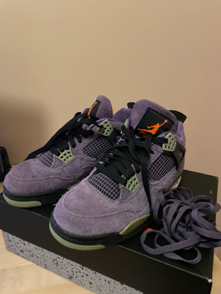 Sneakers, Nike Jordan 4 Retro, str. 42