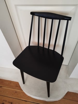 Spisebordsstol, Sortlakeret træ, FDB / HAY J77 stol i god stabil stand. Original sort lakering. 

Ka
