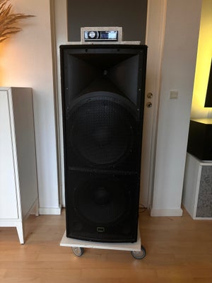 Højttaler,  JBL Pro,  aktiv, 800 W, God, Sælger dette bæst af et festival anlæg eller transportabelt