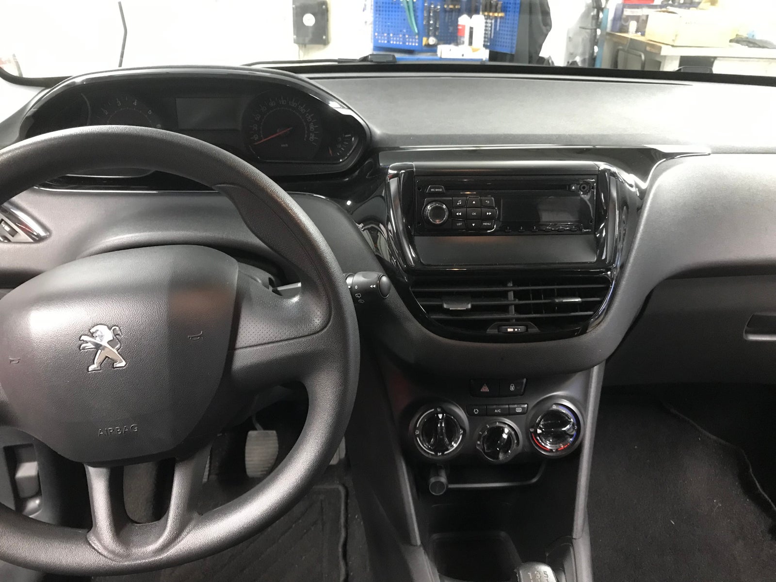 Nysynet Peugeot 208 med lavt kilometertal