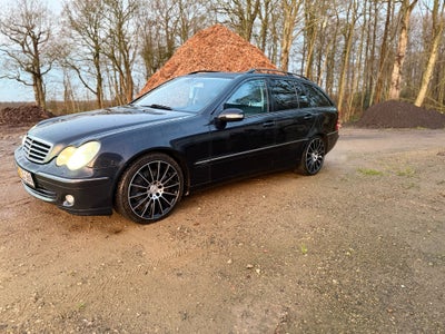 Mercedes C320, 3,0 CDi Elegance stc. aut., Diesel, aut. 2005, km 375000, blåmetal, træk, klimaanlæg,