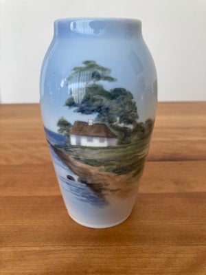 Keramik, Vase, Royal Copenhagen, Royal Copenhagen nr: 2887-88A
Vase med Strandbred.
Højde ca. 13 cm.