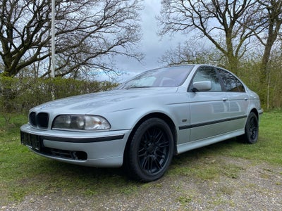 BMW 523i, 2,5, Benzin, 1997, km 285000, gråmetal, ABS, airbag, 4-dørs, centrallås, startspærre, serv