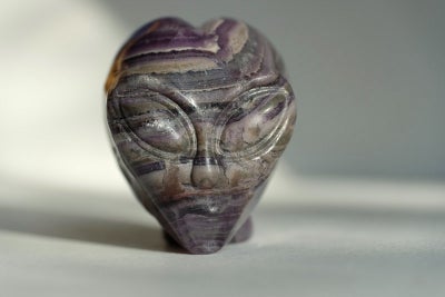 Smykker og sten, Krystal alien - Fluorit, Virkelig smukt alien med de smukkeste farver

Vægt: ca 83 