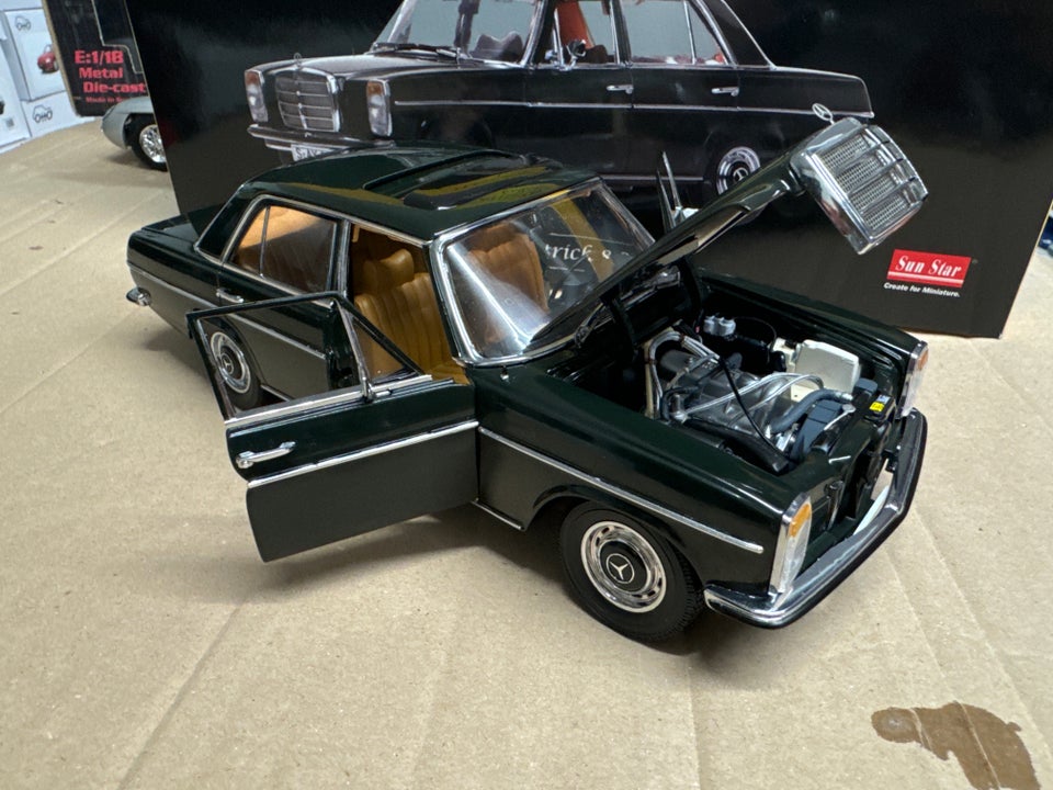 Modelbil, Mercedes Streg 8 Strich 8 Saloon 1/18, skala 1:18