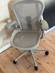 Aeron Remastered Stol Mineral Grå Herman Miller