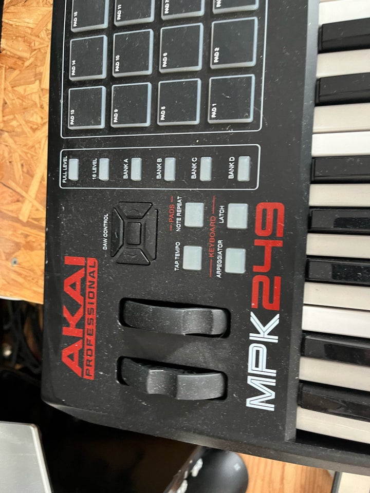 MIDI keyboard, Akai Mpk249