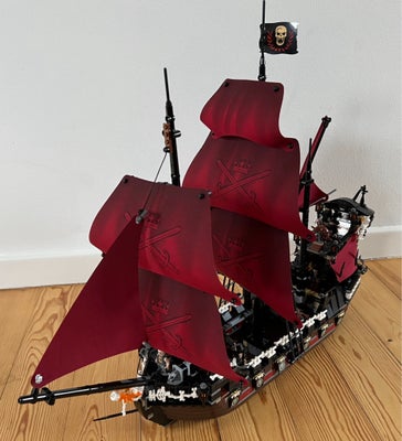 Lego Pirates of Caribbean, 4195 Queen Anne's Revenge, 
Komplet med byggevejledning 

Fra kaptajnens 