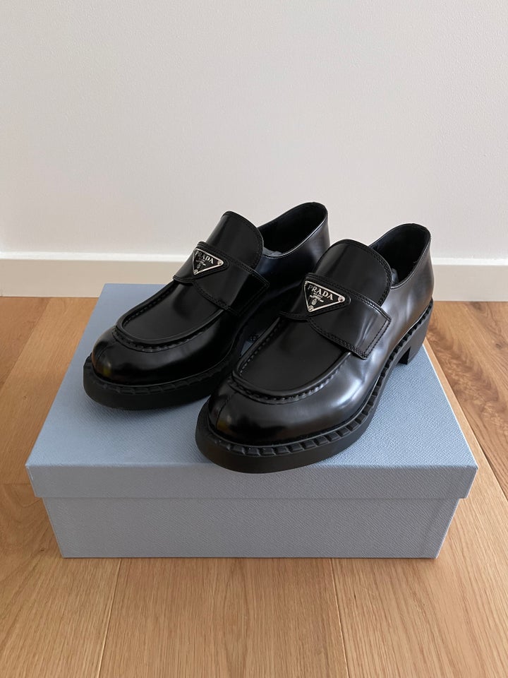 Loafers, str. 39, Prada