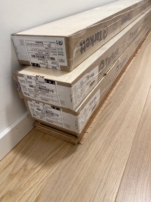 Planker, eg, 
35 gulvplanker i alt af typen: Tarkett Trægulv - Shade Eg Robust Cream White - Plank

