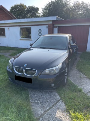 BMW 530i, 3,0, Benzin, 2003, km 390000, sortmetal, nysynet, aircondition, ABS, airbag, 4-dørs, centr