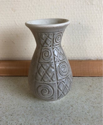 Keramik, Vase, Vase W.Germany  58 1/12. Højde 13 cm. Pris 150 kr.                                   
