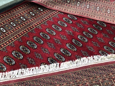 Gulvtæppe, ægte tæppe, Uld på bomuld, b: 180 l: 270, Ægte håndknytte iranske bilouch tæppe.
Fremstår