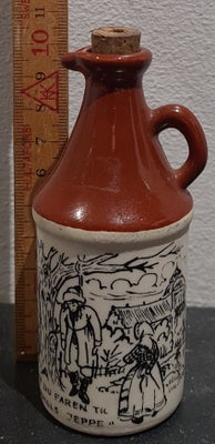 Keramik, Lille pæn keramik flaske.
Tema, Jeppe på bjerget