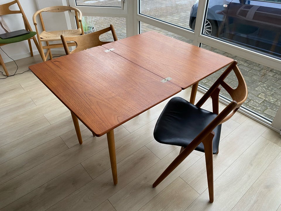 Hans J. Wegner, AT306, Spillebord