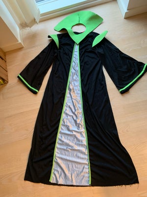 Udklædningstøj, Udklædning, Størrelse 140
Lidt slidt ved halsen, dækkes af den grønne krave 