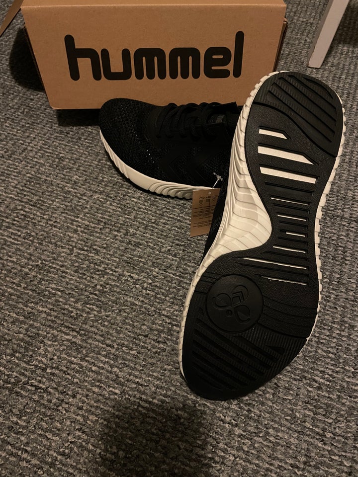 Sneakers, str. 40,5, Hummel