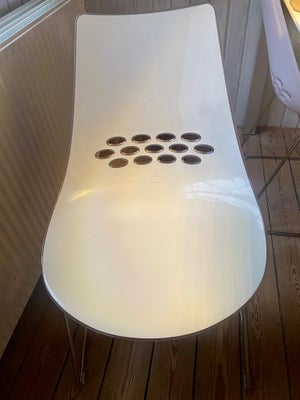 Spisebordsstol, Plast, Fine stole i metal samt hvid og gennemsigtig plast. Mål - højde 48 cm, bredde
