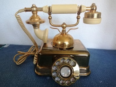 Telefon, Smuk Japansk Telefon fra 70'erne, I guld-farvet messing og creme detaljer , drejeskive, led