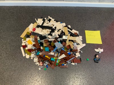 Lego Harry Potter, 9 forskellige, 9 Harry Potter sæt.
Sættene er i god stand og som udgangspunkt kun