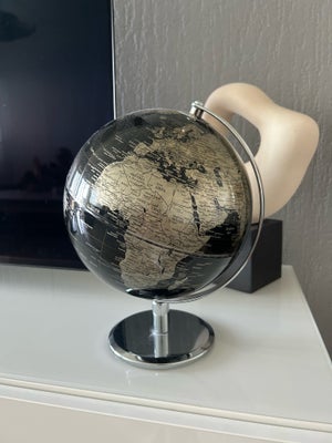 Globus, Meget fint globus sælges da den ikke passer til min nye indretning. 

Pris 350kr eller byd