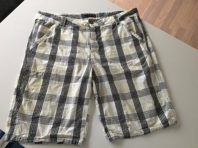 Shorts, DCATE, str. 56, God men brugt, Shorts DCATE i størrelse 56 (XL)
100% Cotton
Imported by Stad