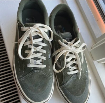Sneakers, str. 40, Vans,  Army grøn,  Næsten som ny, Skoene er brugt få gange, men har tabt neglelak