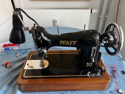 Symaskine, Pfaff 30, in great condition.
