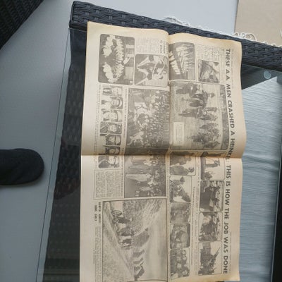 Andre samleobjekter, avis, Avis fra anden verdenskrig , omhandler erobring af Rumænien.
Kom med et b