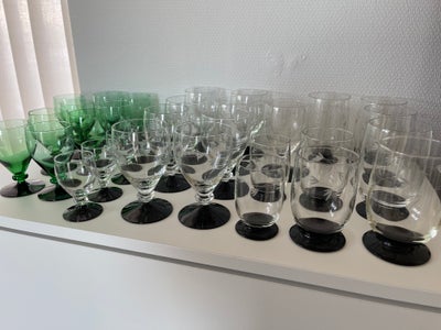 Glas, Vinglas, Ranke - Holmegaard, 
9 x hvidvin (grønne)
6 x snaps eller portvin
9 x rødvin
2 x små 