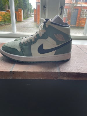 Sneakers, str. 40,5, Nike,  Grøn ,  Læder,  Næsten som ny, Hey. Sælger de her Jordan 1 Dutch Green! 