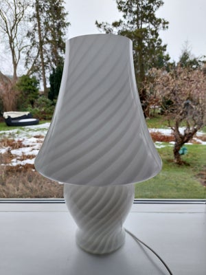Glas, Murano lampe, Murano, Meget smuk hvid XL murano lampe fra 1970erne med swirl sælges. 
Intakt o