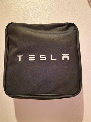 Batterilader, Tesla, Tesla "mormor" lader. Aldrig brugt og derfor som ny.

https://shop.tesla.com/da