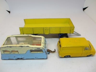 Andre samleobjekter, Ialt 3 Dinky Toys biler. Der er:
Gammel campingvogn i udgaven med ovenlys. Den 