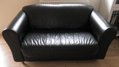 Anden arkitekt, 2 personers sort sofa i rigtig læder

Højde: 73
Længde: 142