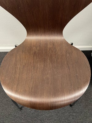 Arne Jacobsen, 3107 Stol, valnød/krom stel, 7’er stol, Fritz Hansen 7’er stol sælges. Valnød finer m