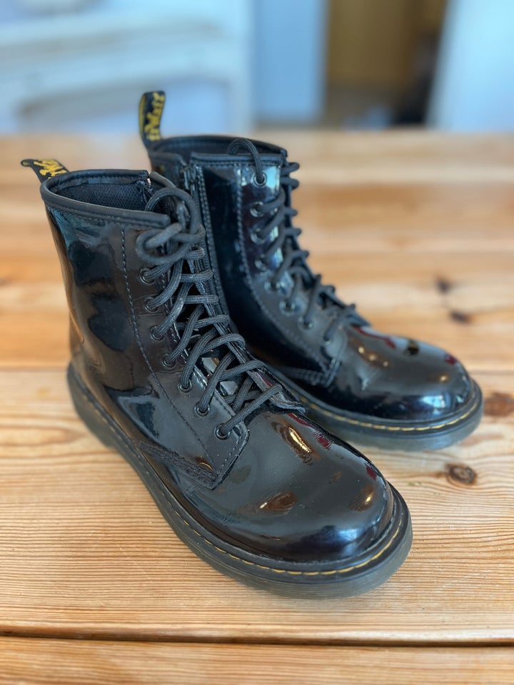 Dr martens 36 lak best sale