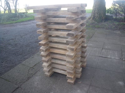 Tømmer, 50x100 mm. afkortet i længde på ca. 70 cm. Pris pr. stk. 12 kr.
