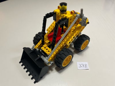 Lego Technic, 8235 Front end loader - gummiged., Fin stand. Arm til skovl kan hæves og sænkes via dr