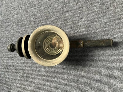 Antik Vognlygte, Metal, 100 år gl., Gammel vognlampe til hestevogn. Intakt med slebet glas på 3 side