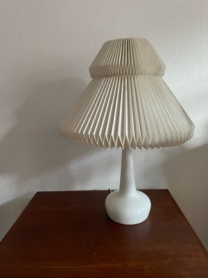 Arkitektlampe, Le klint Holmegaard, Sælger denne smukke vintage Holmegaard bordlampe  med Le Klint s