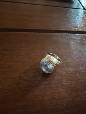 Ring, guld, 585, Guld ring med lyseblå sten 
14 karat 

