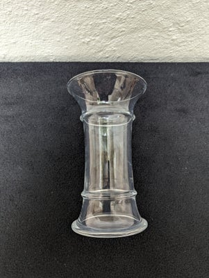 Glas, Klar glasvase, Holmegaard Apoteker, Holmegaard Glasværk, Vasen er designet af Michael Bang, fo