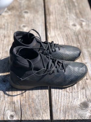 Sneakers, str. 38, Adidas Predator, drenge, Adidas Predator - til hverdag og til indensdørssport