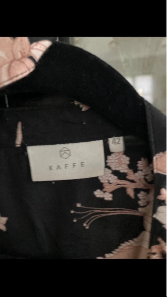 Kimono, Kaffe, str. 42