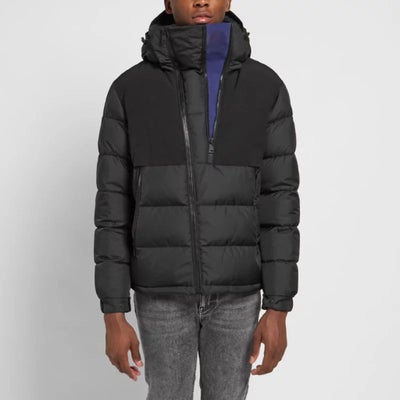 Dynejakke, str. S, Moncler,  Sort,  God men brugt, Jeg sælger den her super fede Moncler black badge