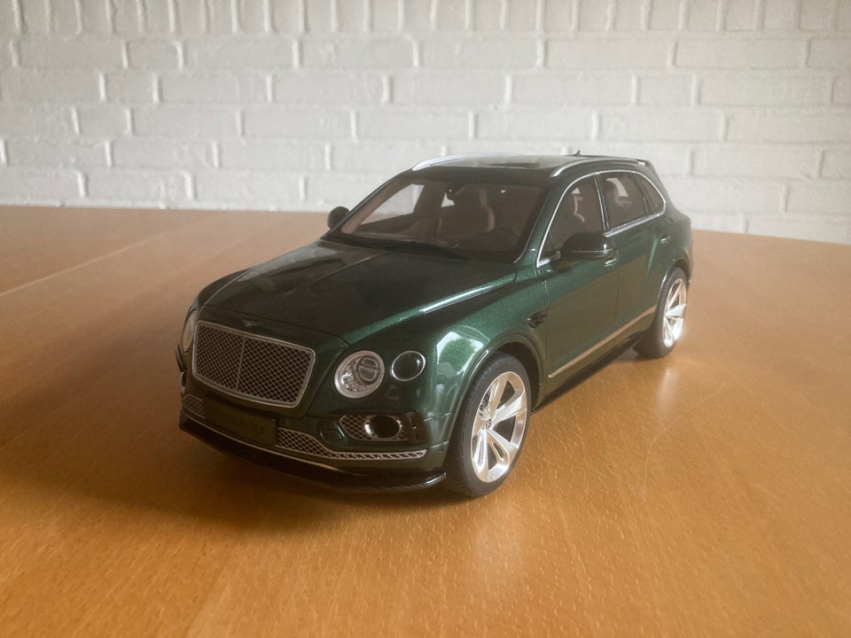 Modelbil, Bentley Bentayga, skala 1:18