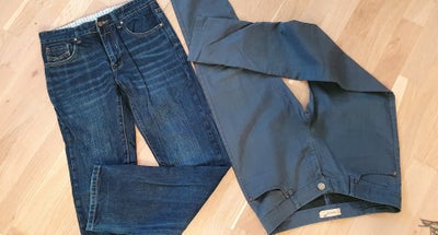 Jeans, Flere mærker , str. findes i flere str., Flere bukser:

A- Cowboybukser
Mærke: Marcus
Str. M
